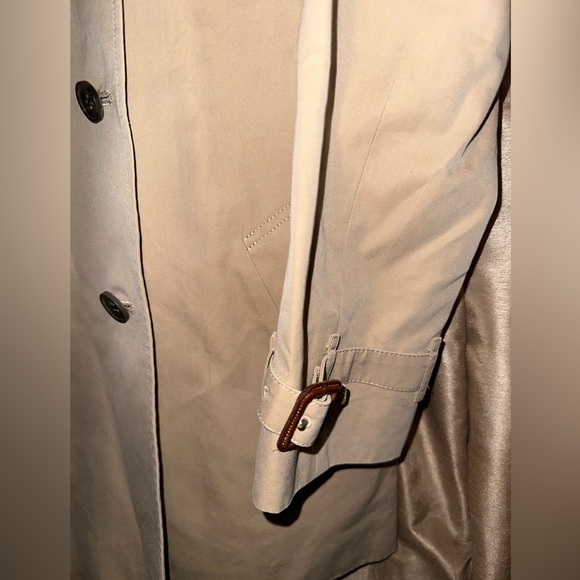 ❌SOLD❌ Burberry Trench Coat - Picture 9 of 16